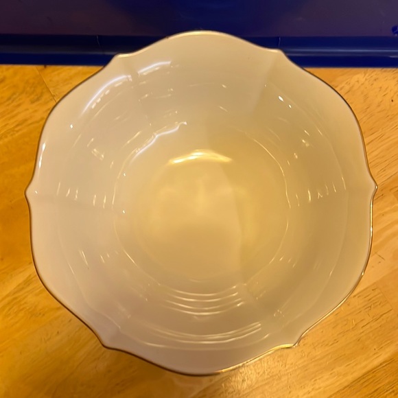 Lenox Bowl with Gold Accents on Top & Bottom - Picture 4 of 7